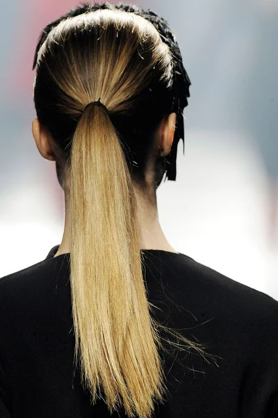 Look 11